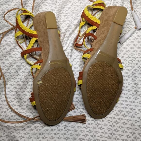 BCBGeneration Vanda Wedge Lace Up Strappy Sandals Yellow NWOT Size 9.5 - Picture 5 of 6